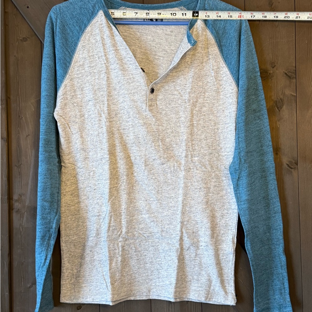Simons Le 31 Blue and Gray Long Sleeve Tee